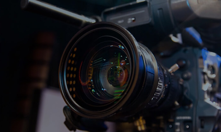 Obiettivo di una videocamera professionale