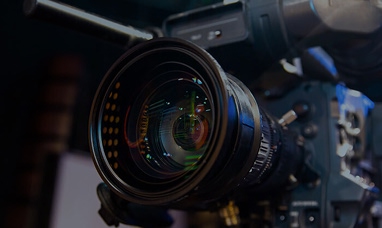 Obiettivo di una videocamera professionale